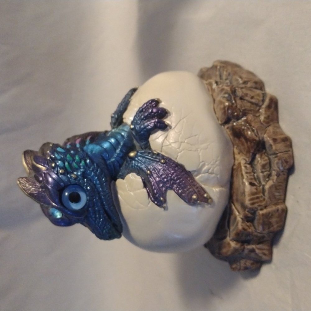 Windstone Editions M Pena hatching dragon
